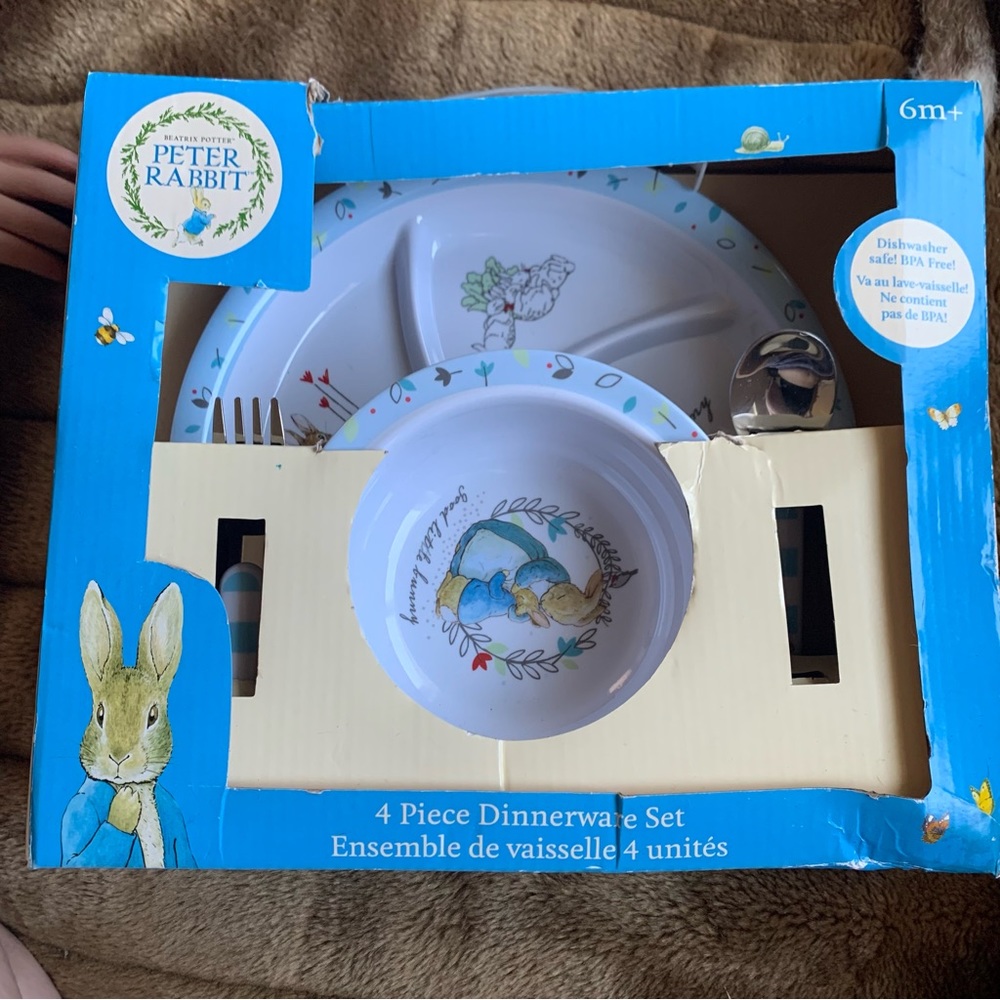 Peter rabbit dinnerware set